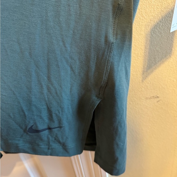 Nike Dry-Fit Green Short Sleeve Shirt Size XXL - Picture 2 of 8